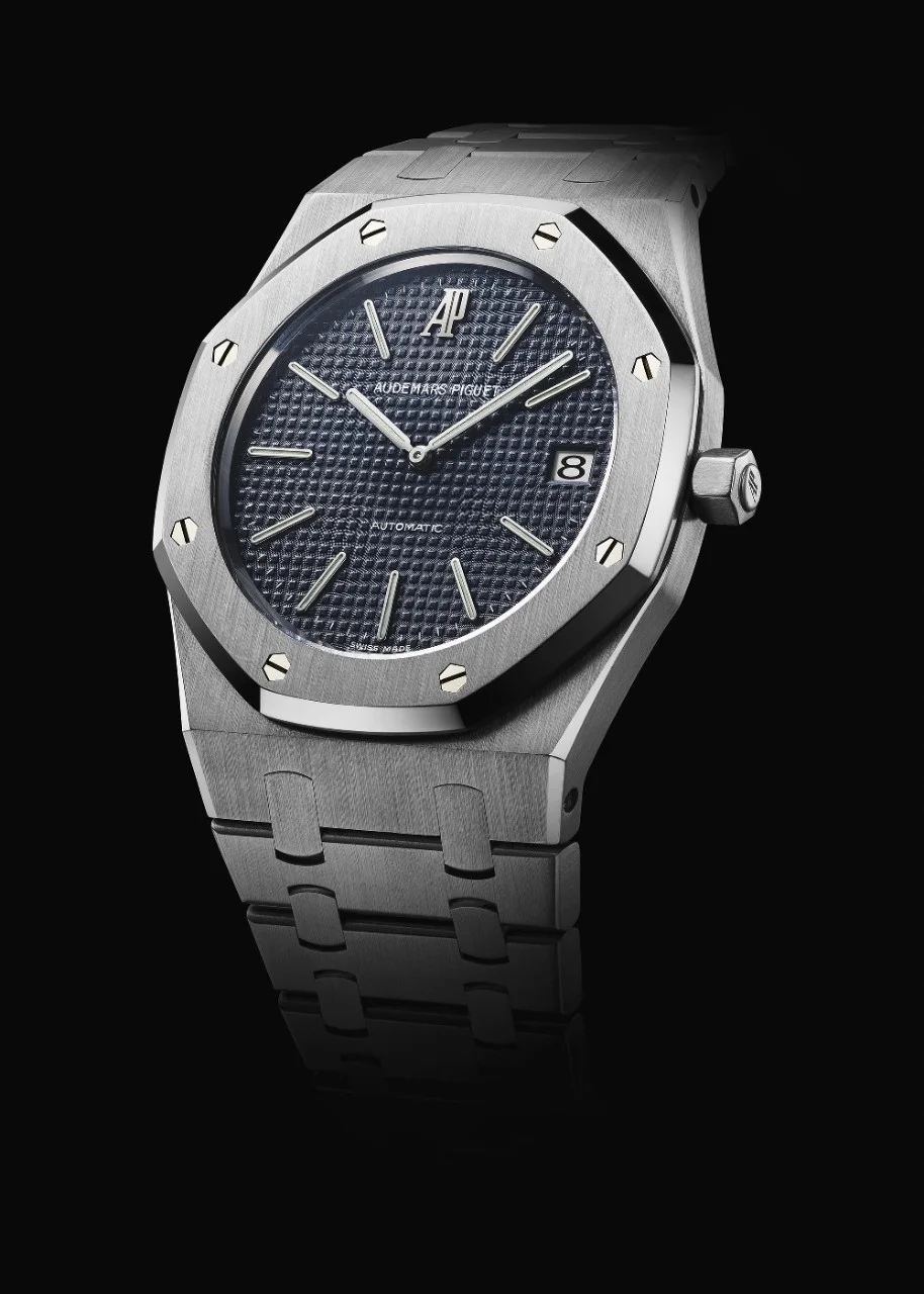 Close up of the Royal Oak wristwatch, reference 14802ST, 1993