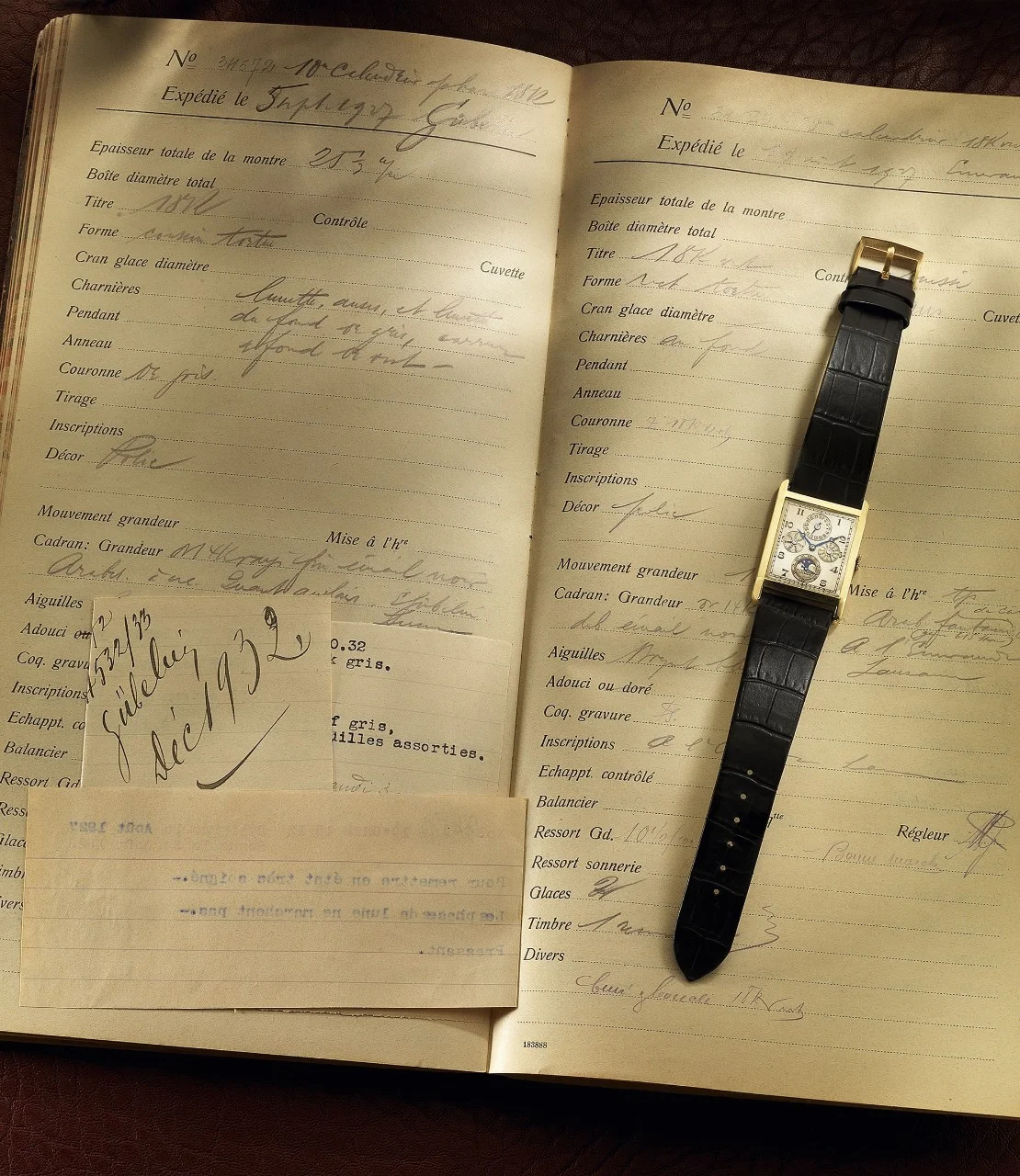 1928. Wristwatch with complete calendar on its original description.