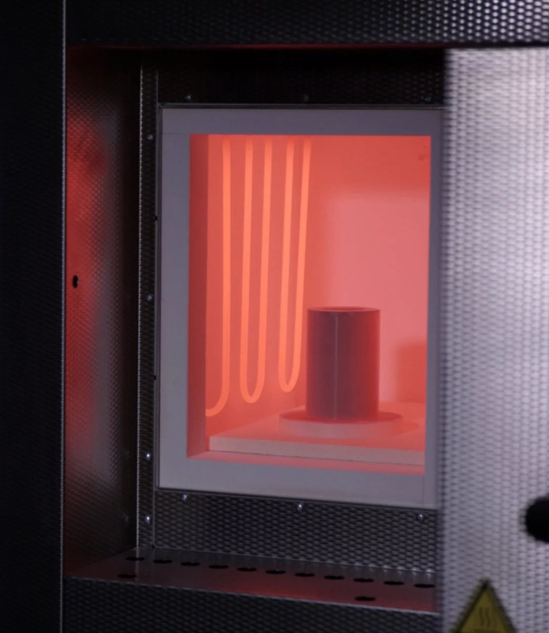 2018. Four pour composants en céramique.