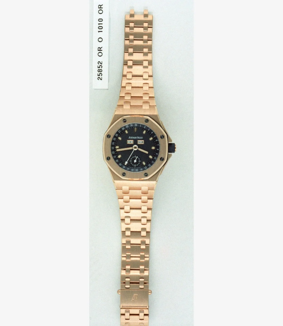 ロイヤル オーク オフショア ホンコン、25852 - Audemars Piguet